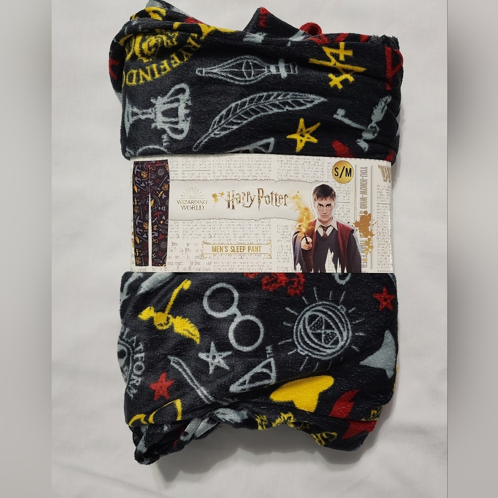 Men's Harry Potter Pajama Pants - Picture 3 of 5